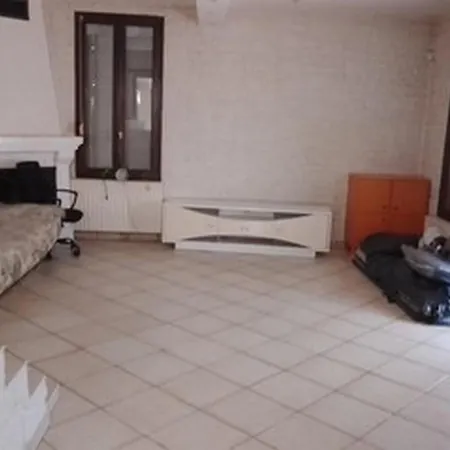 Maison Sur 3 Etages Avec Patio, Terrasse Avec Barbecue, 1 De Disponible Au 1er Etage *